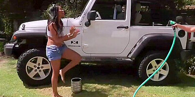 Lesbian Car Washers, Jenna Foxx & Shy Love Eat That Pussy!